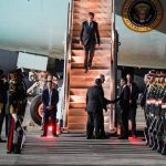 Presiden Amerika Serikat Joe Biden tiba di terminal VVIP I Bandara I Gusti Ngurah Rai Bali disambut oleh Menteri Pariwisata dan Ekonomi Kreatif Sandiaga Salahuddin Uno (13/11/2022).