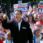 Arnold Schwarzenegger Jadi Gubernur California.