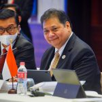 Menko Perekonomian Airlangga Hartarto pada acara pertemuan bersama Dewan Masyarakat Ekonomi ASEAN (MEA) yang diselenggarakan di Phnom Penh, Kamboja (10/11/22).