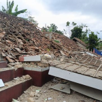 rumah rusak akibat gempa Cianjur