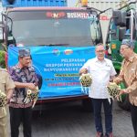 Menteri Perdagangan (Mendag) Zulkifli Hasan saat melakukan pelepasan di pabrik pengolahan ikan CV Pasific Harvest di Muncar, Banyuwangi (22/11/2022).