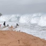 ilustrasi gelombang tinggi