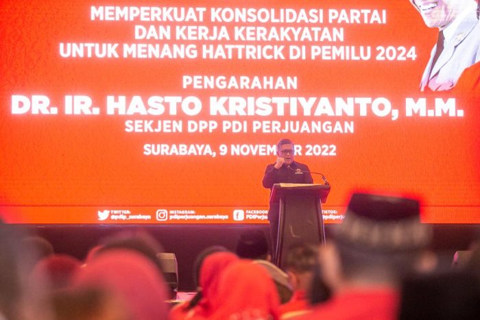 Penuh Semangat, Sekjen Hasto Gembleng 2.000 Kader PDIP Surabaya