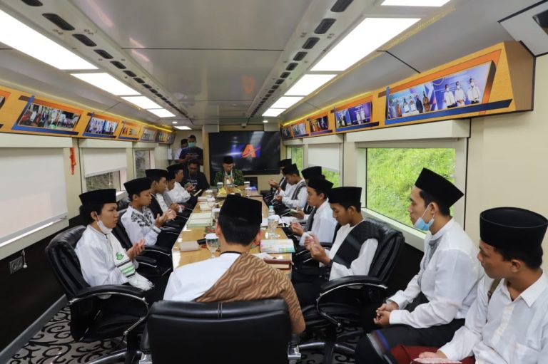 KAI Laksanakan Road Show ke Berbagai Kota untuk Lakukan Promo Film dan Lakukan Kegiatan Sosial