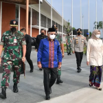 Wapres Ma’ruf Amin dan Ibu Wury Ma’ruf Amin sebelum bertolak ke Papua (28/11/2022).