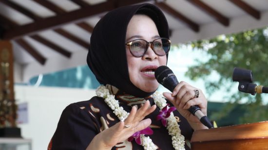 Ketua Komisi E DPRD Provinsi Jatim, Hj Wara Sundary Renny Pramana S.E