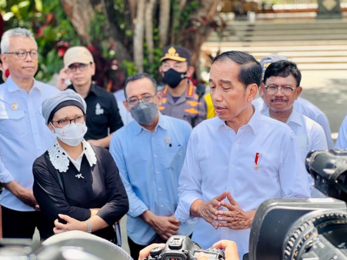 Presiden Joko Widodo saat meninjau lokasi KTT G20 di Denpasar, Bali (08/11/22)