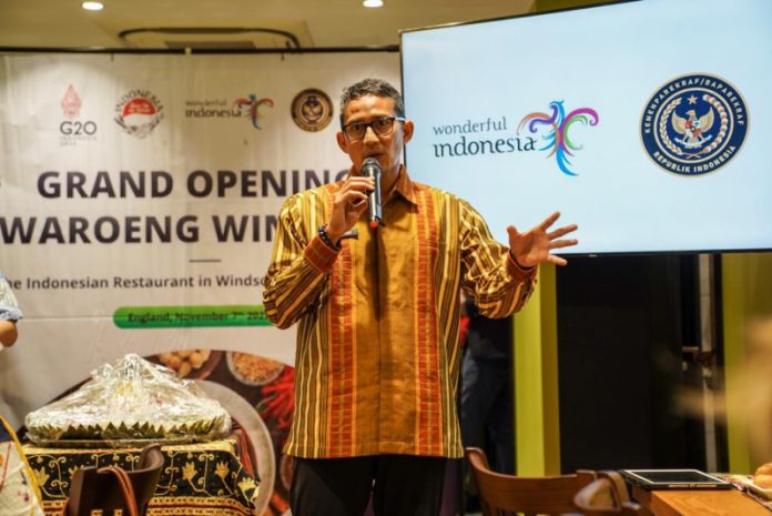 Menparekraf Sandiaga Uno meresmikan restoran Waroeng Windsor di London, Inggris (07/11/22)