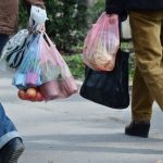 ilustrasi plastik belanja