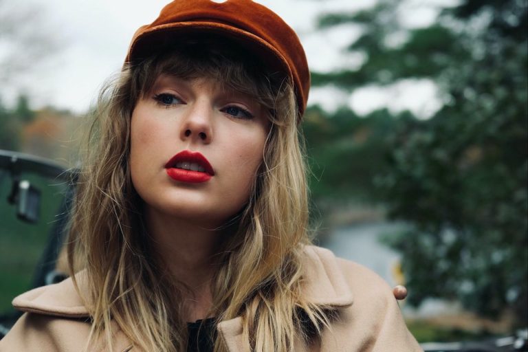 Taylor Swift Siap Debut jadi Sutradara Film Fitur