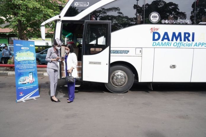 ilustrasi bus Damri