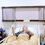 Presiden Jokowi Jenguk Try Sutrisno di RSPAD Gatot Soebroto.