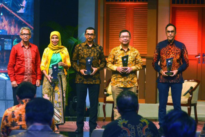 Berperan Jaga Perekonomian di Tengah Pandemi, PLN Raih Penghargaan BUMN Berprestasi