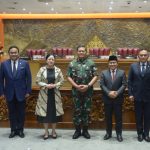 Laksamana TNI Yudo Margono foto bersama pimpinan DPR RI usai disetujui sebagai Panglima TNI (13/12/2022).