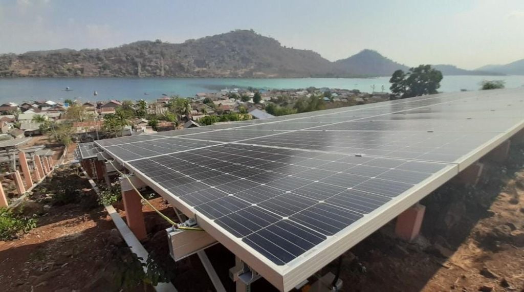 Berkomitmen Tinggi Dalam Transisi Energi, Dirut PLN Diganjar Penghargaan dari Komunitas Wartawan Energi