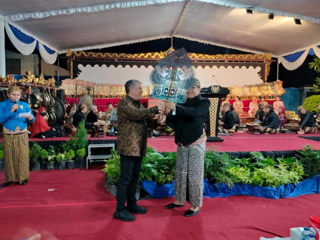 BKKBN Jatim Sampaikan Program Bangga Kencana dan Percepatan Penurunan Stunting Melalui Media Seni Budaya Wayang Kulit
