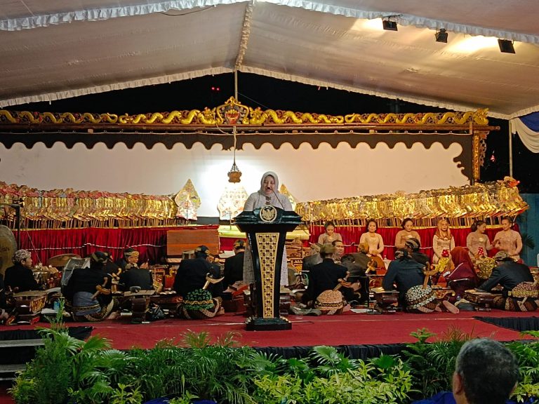BKKBN Jatim Sampaikan Program Bangga Kencana dan Percepatan Penurunan Stunting Melalui Media Seni Budaya Wayang Kulit