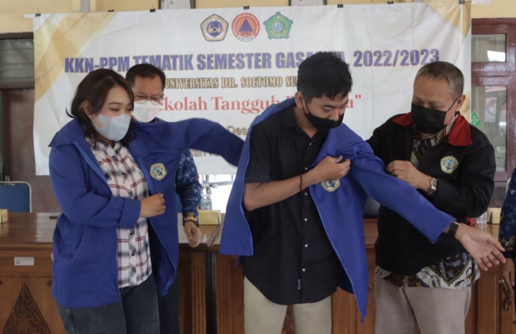 150 Peserta KKN-PPM Tematik Mitigasi Bencana Unitomo Disambut Camat Krian Sidoarjo