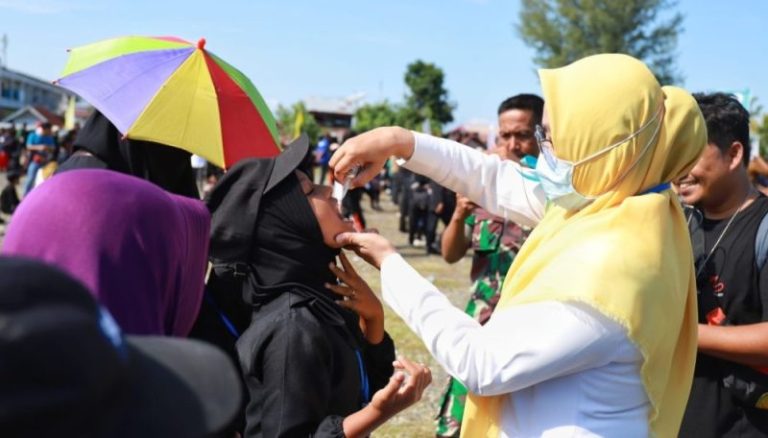 ilustrasi imunisasi polio