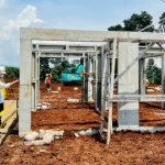 Jokowi berkunjung ke Cianjur hari ini, Senin (5/12) untuk memastikan proses rekonstruksi bangunan terdampak gempa dimulai.