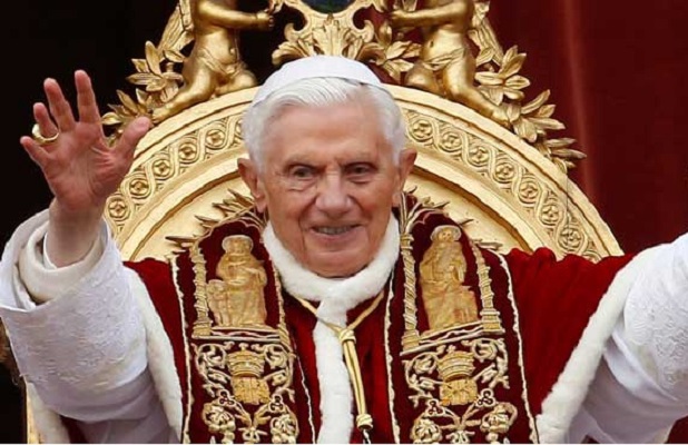 Paus Benediktus XVI Meninggal Dunia