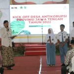 Gubernur Jawa Tengah Ganjar Pranowo saat membuka acara Kick Off Desa Antikorupsi di Lapangan Desa Sijenggung, Kecamatan Banjarmangu, Kabupaten Banjarnegara, Jateng (15/12/2022).