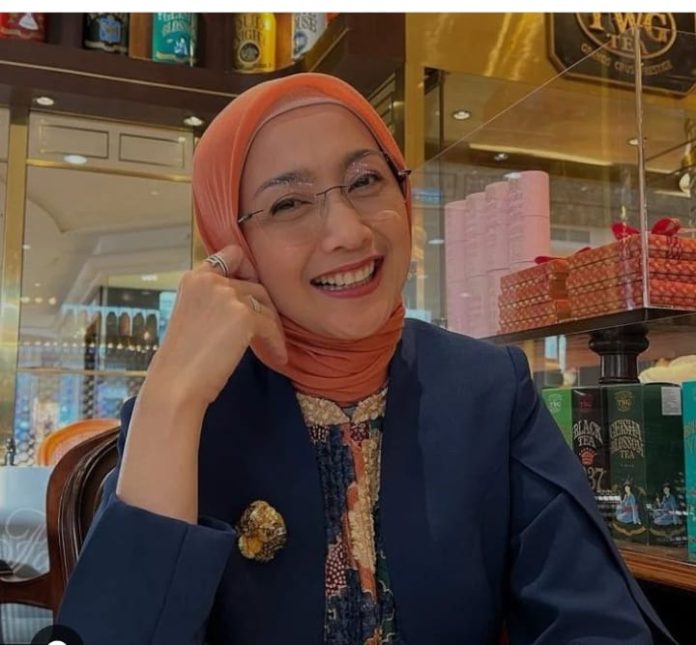 Di Usia 49 Tahu, Desy Ratnasari Akui Masih Dekat dengan Pria, Siap Nikah Lagi?