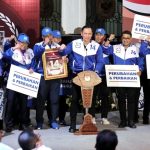 AHY Jalan Kaki Ke KPU Diiringi Ratusan Kader Demokrat: Siap Ikut Pemilu, Perjuangkan Perubahan dan Perbaikan