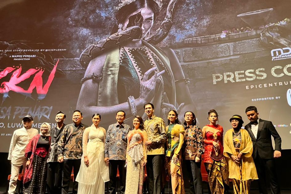 Para pemain KKN di Desa Penari: Luwih Dowo, Luwih Medeni