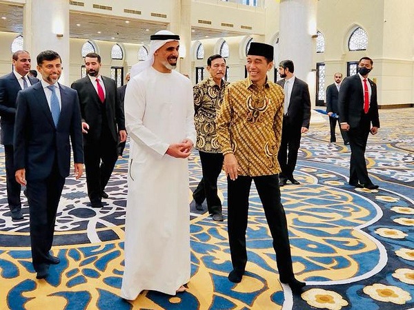 Jokowi Terima Kedatangan Putra MBZ