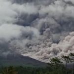 erupsi gunung semeru