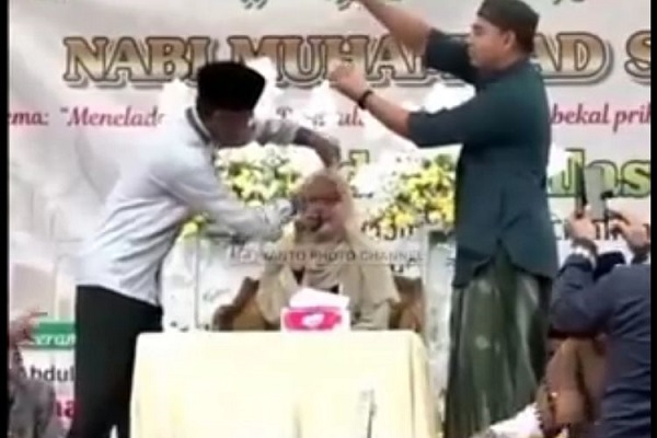 Baca Al Quran Disawer Duit