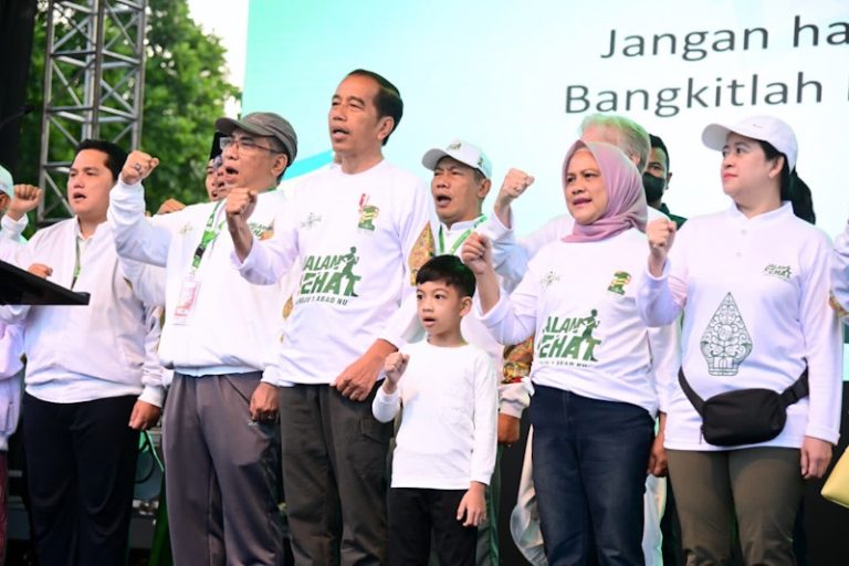Presiden Jokowi Buka dan Ikuti Jalan Sehat Menuju 1 Abad NU