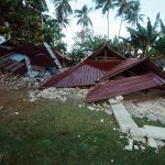 reruntuhan akibat gempa di Maluku
