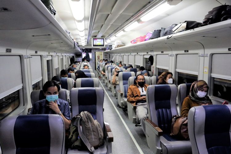 ilustrasi penumpang kereta api