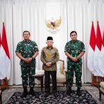 Wakil Presiden Ma’ruf Amin menerima Panglima TNI Laksamana Yudo Margono dan Kepala Staf Angkatan Laut (KSAL) Laksamana Muhammad Ali di Kediaman Wapres, Jakarta (03/01/2023).