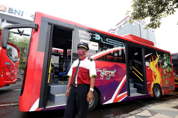 Bus Listrik Trans Semanggi Surabaya