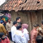 PT Bukit Asam Bedah Rumah Warga Tak Layak Huni di Sumsel