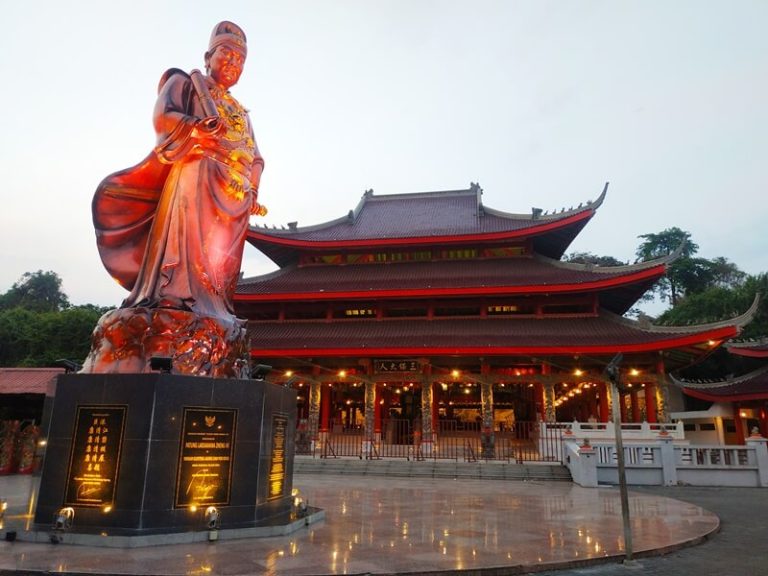 Mengenal Kelenteng Sam Poo Kong, Kelenteng Paling Tua di Semarang