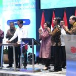 Presiden Joko Widodo meresmikan pembukaan perdagangan BEI Tahun 2023 di Gedung Bursa Efek Indonesia, Jakarta (02/01/2023) (Foto: Kris – Biro Pers Sekretariat Presiden)