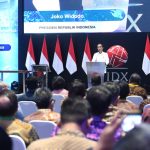 Presiden Joko Widodo meresmikan pembukaan perdagangan BEI Tahun 2023 di Gedung Bursa Efek Indonesia, Jakarta (02/01/2023) (Foto: Kris – Biro Pers Sekretariat Presiden)