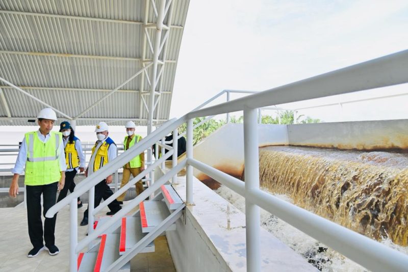 Presiden Joko Widodo meresmikan sistem penyediaan air minum (SPAM) regional Durolis (Dumai-Rokan Hilir-Bengkalis) (05/01/2023) (Foto: Laily Rachev - Biro Pers Sekretariat Presiden)