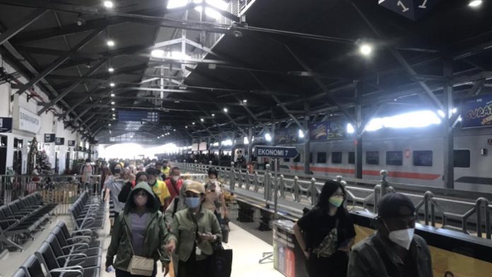 Masa Angkutan Nataru, PT KAI Daop 8 Surabaya Berjalan Aman Dan Lancar