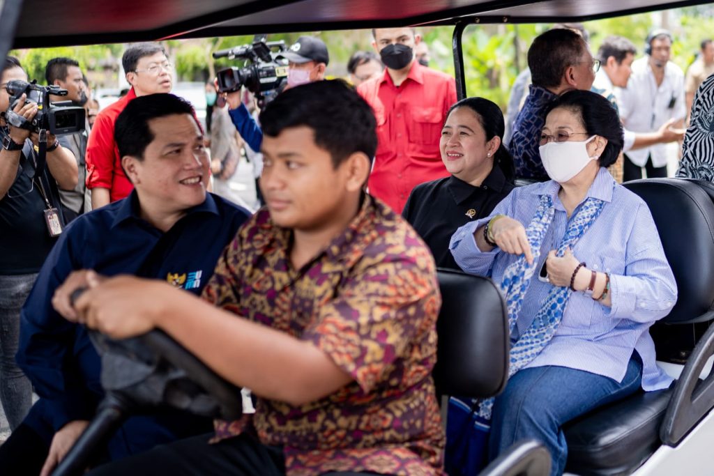Menteri BUMN Erick Thohir mengajak Puan berkeliling KEK tinjau pembangunan RS Internasional Bali (16/01/2023).