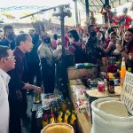 Presiden Joko Widodo mengunjungi Pasar Rakyat Pinasungkulan, Karombasan, Kota Manado pada Kamis pagi (19/01/2023) (Foto: Laily Rachev – Biro Pers Sekretariat Presiden)