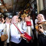 Tinjau Pasar Beringharjo, Ibu Iriana dan Ibu Wury Dukung Produk UMKM Lokal