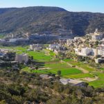 Diguyur Hujan Deras, Perbukitan Kota Makkah jadi Hijau