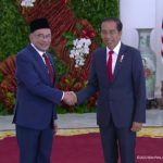 Presiden Joko Widodo menerima kedatangan Perdana Menteri (PM) Malaysia Datuk Seri Anwar Ibrahim di Istana Kepresidenan Bogor, Jawa Barat (9/1/2023).
