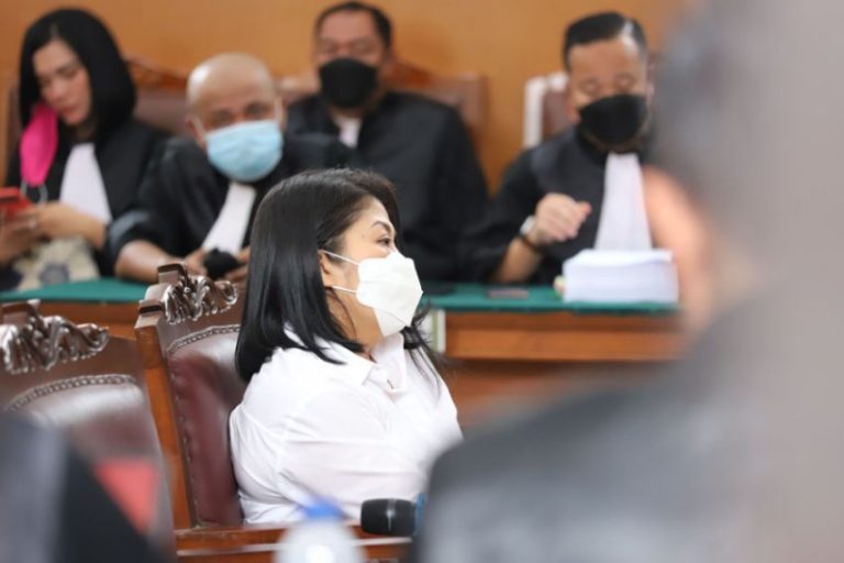 Putri Candrawathi hanya Dituntut 8 Tahun Penjara