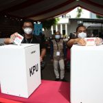 Simulasi pemungutan dan penghitungan suara Pemilu 2024 di kantor Komisi Pemilihan Umum, Jakarta (22/3/2022).